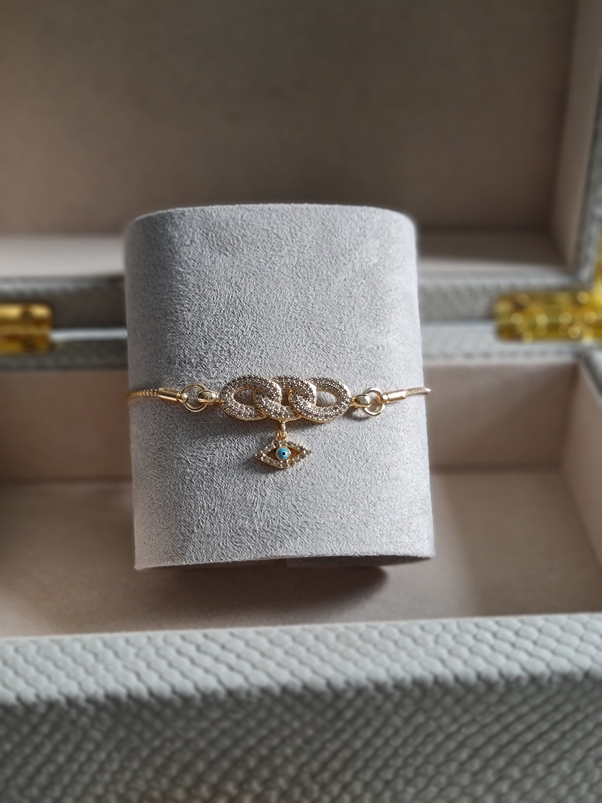Gold chain bracelet with Blue Fatima eye Decor