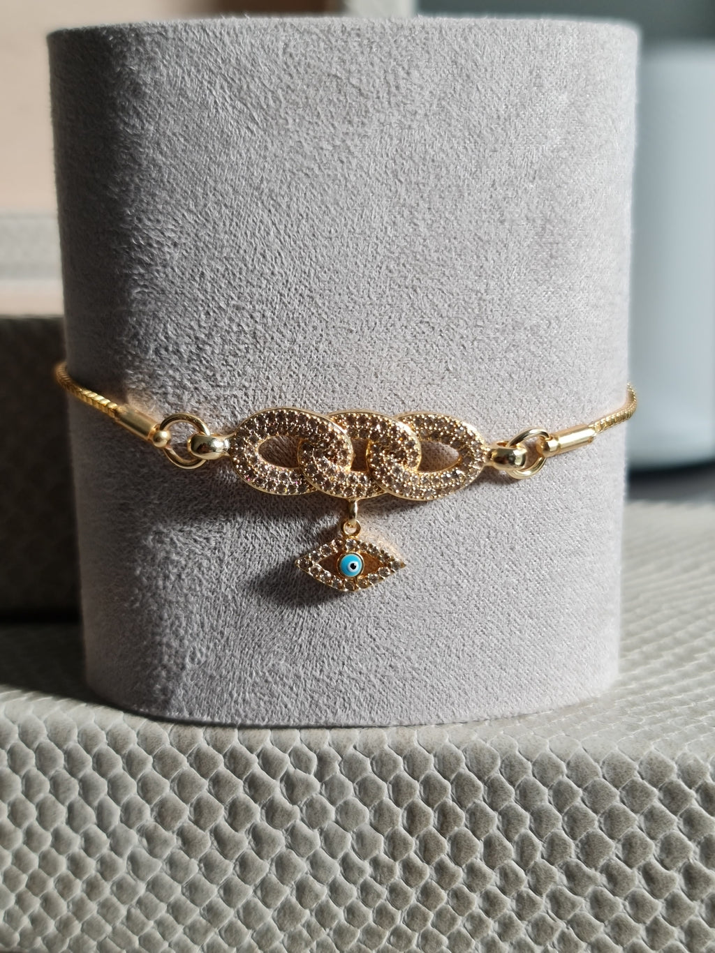Gold chain bracelet with Blue Fatima eye Decor