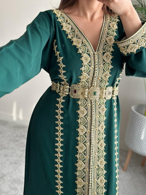Kaftan Almas with matching crystals and gold detailing