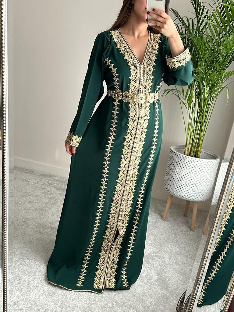 Kaftan Almas with matching crystals and gold detailing