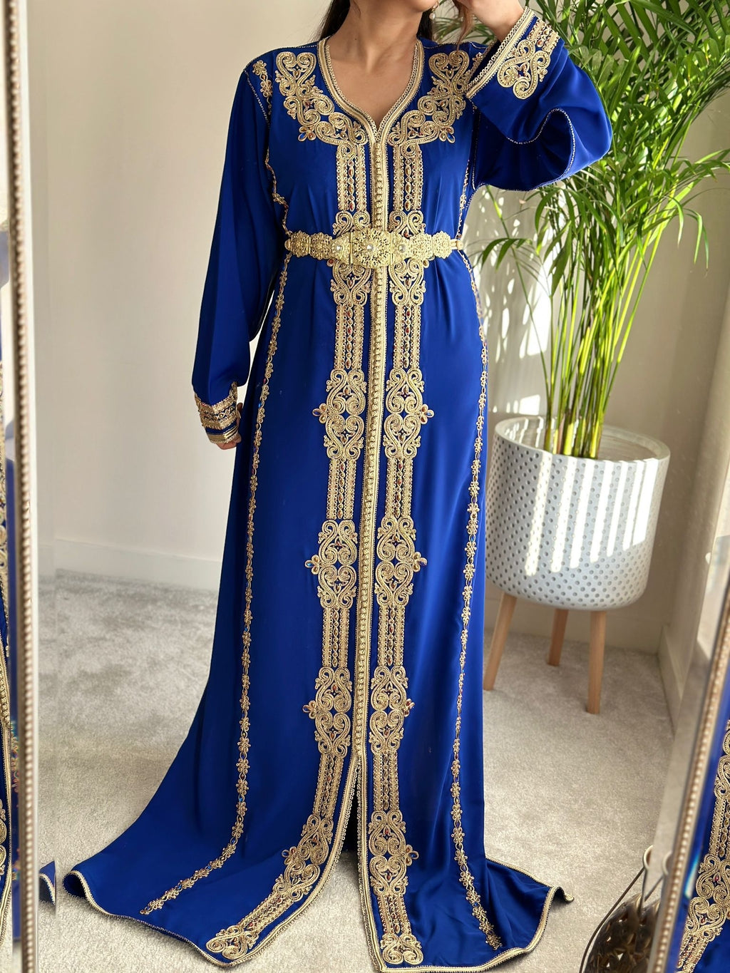 Kaftan Royal in Blue with Gold embroidery colourful rhinestones
