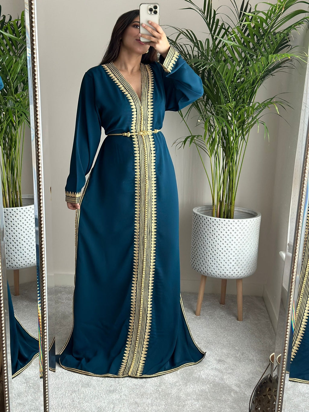 Kaftan El Hiba with Gold embroidery in Burgundy