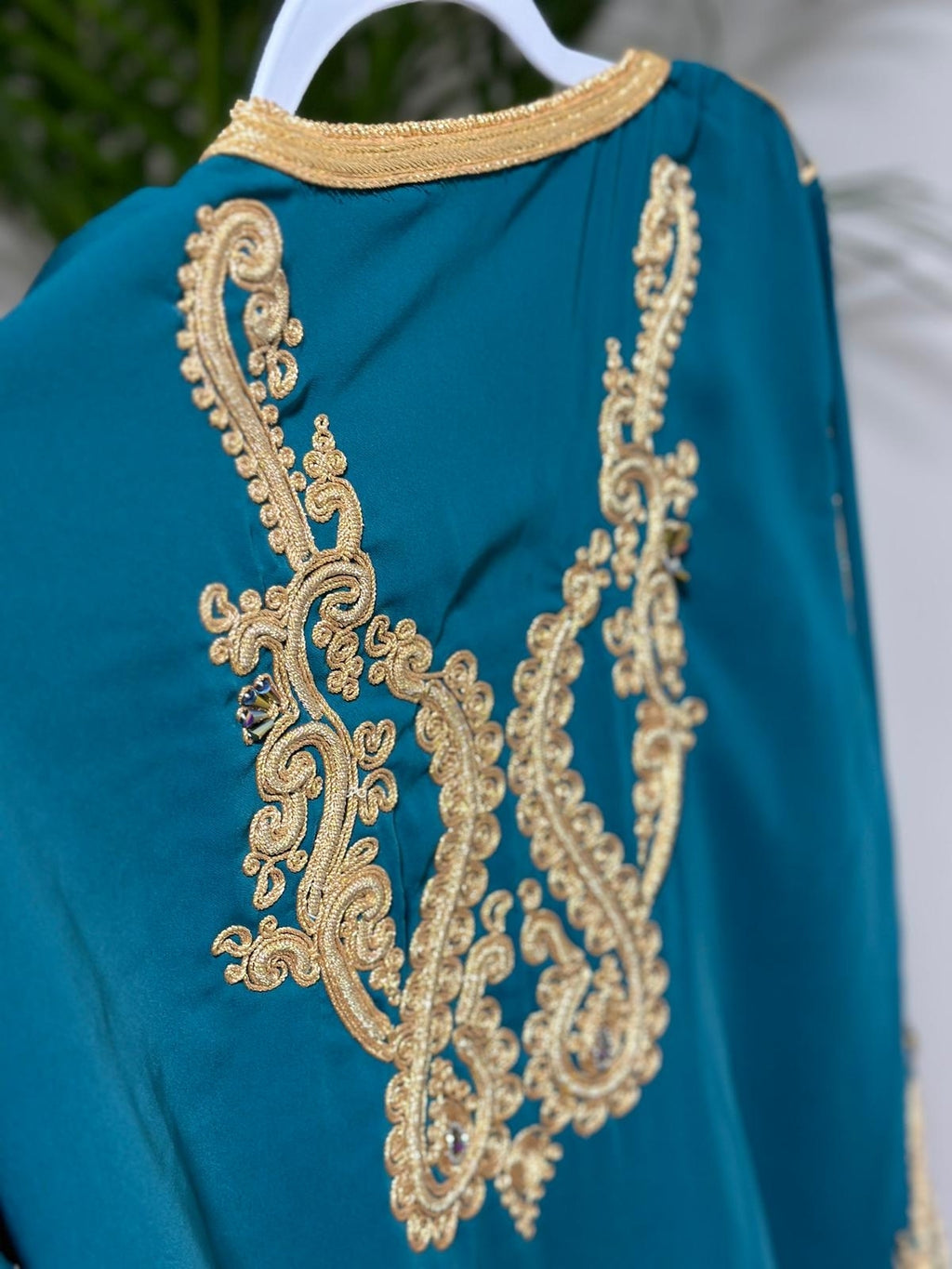 Kaftan Nakhwa in Teal with gold belt and colourful embellishment