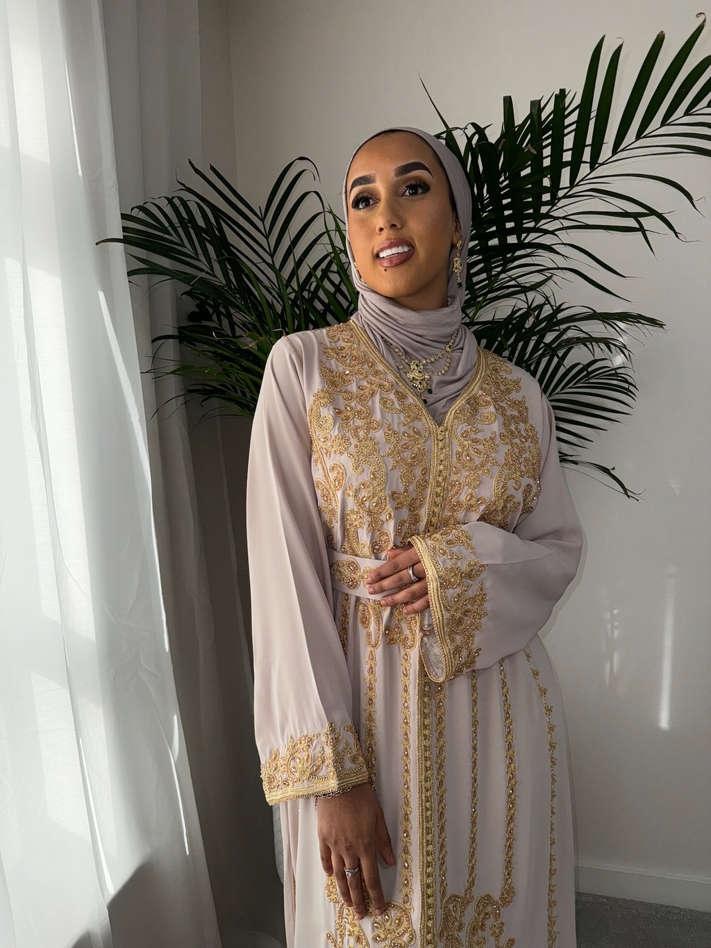 Kaftan Layali in Light Beige with full length detailed embroidery and matching belt