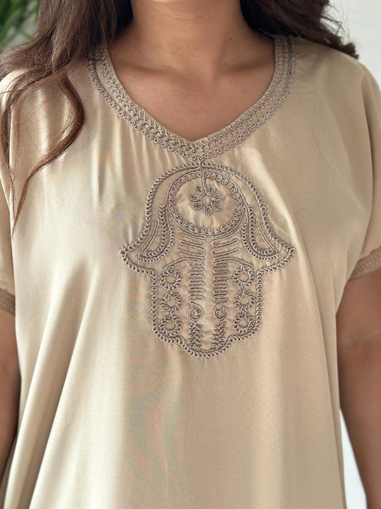 Khmissa Gandoura in Beige