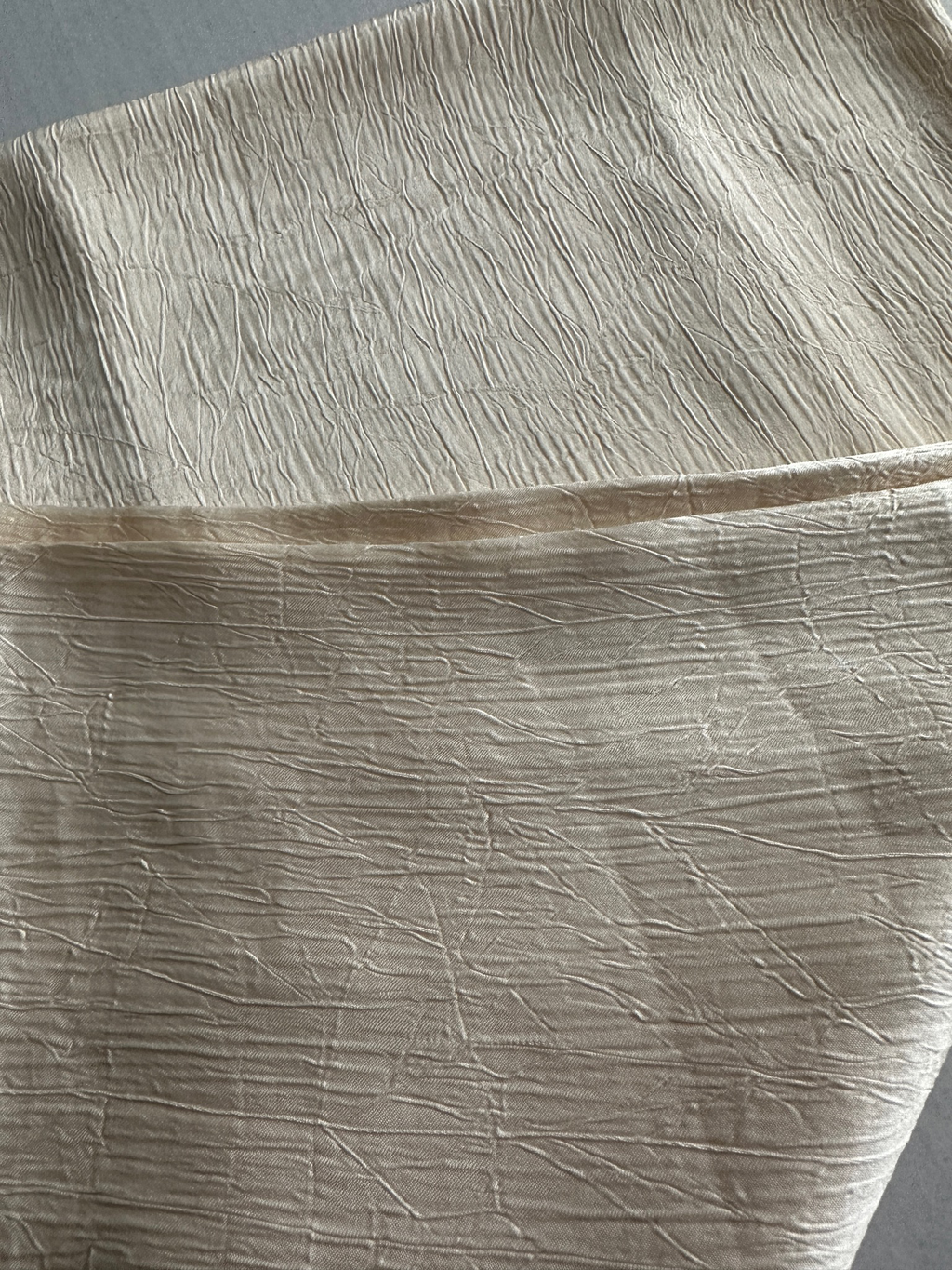 Crushed Satin scarf In Cream