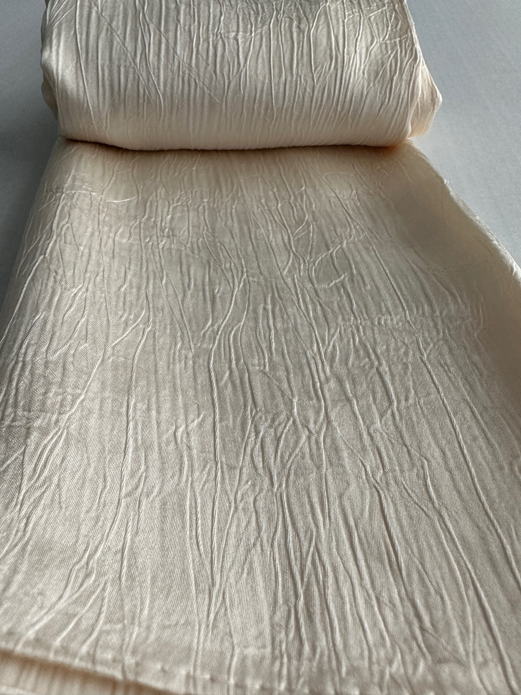 Crushed Satin scarf In Cream