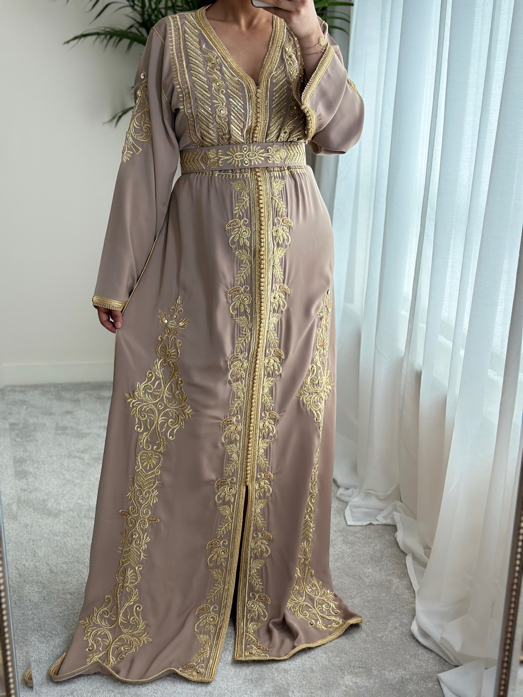 Kaftan Layali In Nude Colour With Embroidered Belt