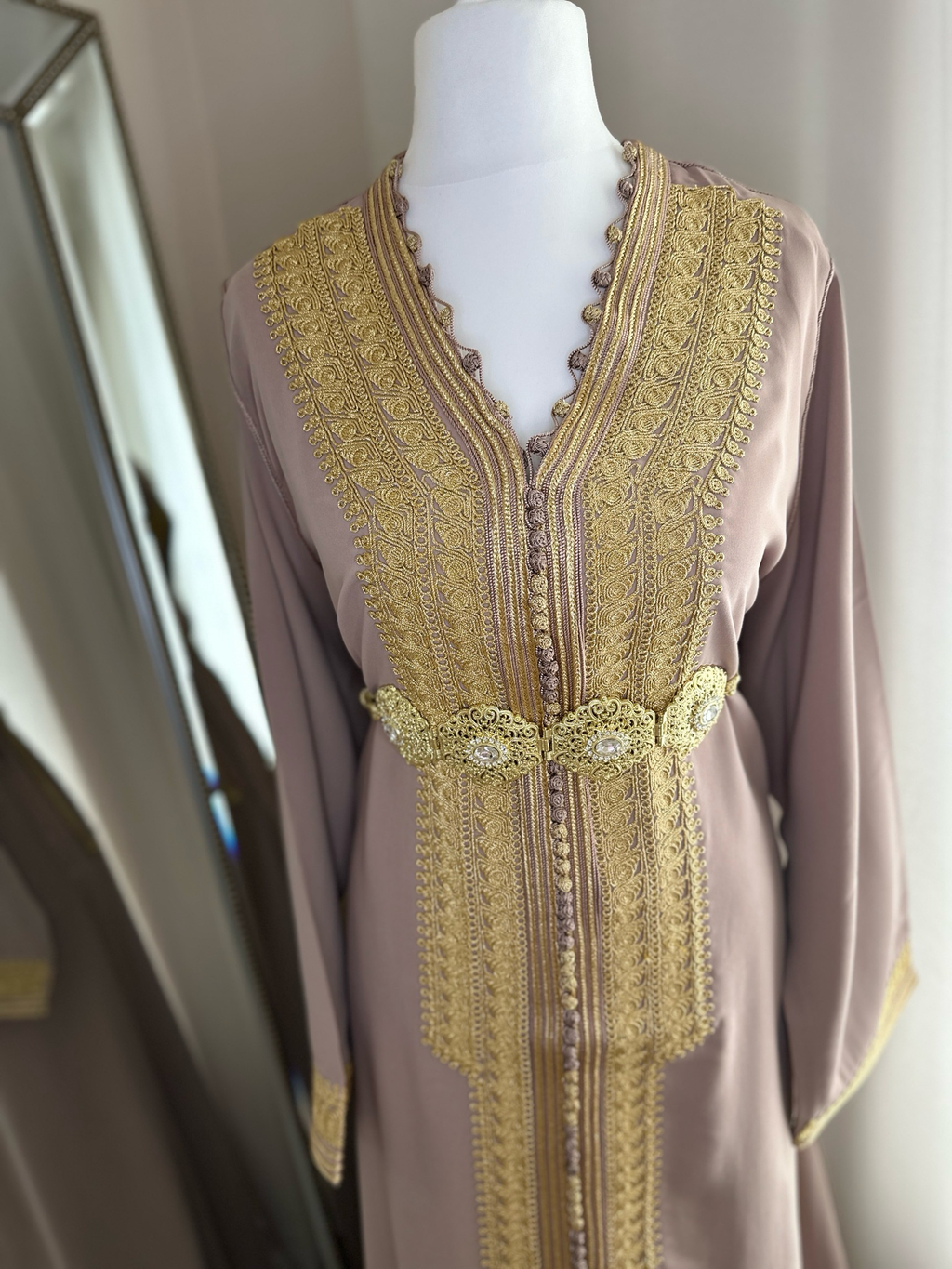 Kaftan Nisrine In Nude